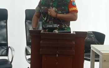 Baca kisah mendalam sinergi TNI dan PWI di perbatasan Indonesia-Malaysia. Kapten Infanteri Indra Fiansyah Chaniago, perwakilan Kodim 1204/Sanggau, tekankan pentingnya kolaborasi pers dan militer untuk pembangunan dan pelayanan publik di Sanggau.