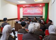 Kejati Kalbar gelar supervisi kinerja di Kejari Sanggau, fokus pada Restorative Justice. Baca bagaimana hukum humanis diterapkan di ujung Kalimantan Barat!