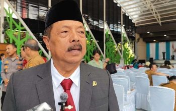 Bupati Sanggau Yohanes Ontot berencana menggempur PETI, tapi rakyat bertanya: "Mana tindakan nyata untuk narkoba dan lapangan kerja?