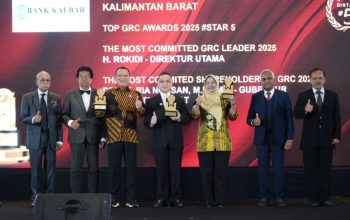 Gubernur Ria Norsan dan Bank Kalbar meraih tiga penghargaan tertinggi di ajang TOP GRC Awards 2025. Penghargaan ini menegaskan komitmen Pemprov Kalbar sebagai pemegang saham dalam memperkuat tata kelola bank daerah.