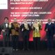 Gubernur Ria Norsan dan Bank Kalbar meraih tiga penghargaan tertinggi di ajang TOP GRC Awards 2025. Penghargaan ini menegaskan komitmen Pemprov Kalbar sebagai pemegang saham dalam memperkuat tata kelola bank daerah.