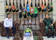 Panglima Kodam XII/Tanjungpura Mayjen TNI Jamallulael membangun sinergi positif dengan Persatuan Wartawan Indonesia (PWI) Kalimantan Barat. Melalui pertemuan hangat, Pangdam menegaskan peran strategis media dalam menjaga stabilitas wilayah.