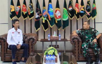 Panglima Kodam XII/Tanjungpura Mayjen TNI Jamallulael membangun sinergi positif dengan Persatuan Wartawan Indonesia (PWI) Kalimantan Barat. Melalui pertemuan hangat, Pangdam menegaskan peran strategis media dalam menjaga stabilitas wilayah.