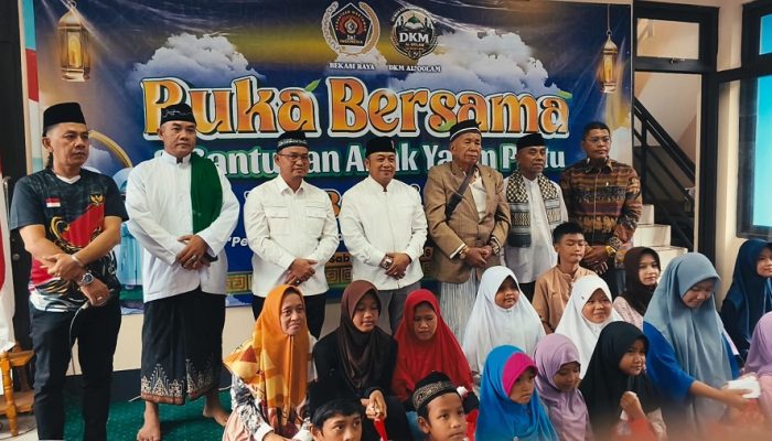 Berkah Ramadan, PWI Bekasi Raya Adakan Bukber dan Santunan Anak Yatim