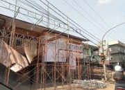 Sanggau Darurat Ketertiban: Canopi ‘Hero Stiker’ Tutup Rambu, Badan Jalan Kian Tergerus