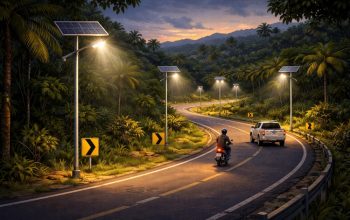 Sehari Usai Kecelakaan Maut, ASP Sanggau Pasang Lampu Jalan di Tikungan Penyeladi