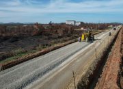 Transformasi infrastruktur jalan di Desa Galang, Mempawah. Ada solusi peninggian badan jalan guna mengatasi banjir kronis, meningkatkan mobilitas ekonomi, serta mewujudkan konektivitas aman di Kalimantan Barat lewat dana APBN 2026.