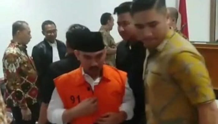 Pengakuan Mengejutkan Eks Bupati Kab. Bekasi: Uang Rp8,5 Miliar dalam Kantong Kresek untuk Melunasi Utang Politik