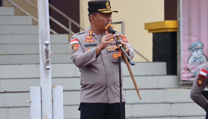 AKBP Sudarsono Tekankan Integritas dan Pelayanan Prima kepada Masyarakat saat Pimpin Apel Pagi Jam Pimpinan