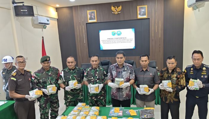 Akhir Penugasan Berbuah Prestasi, Satgas Pamtas Sita 21,4 Kg Sabu di Perbatasan Kalbar