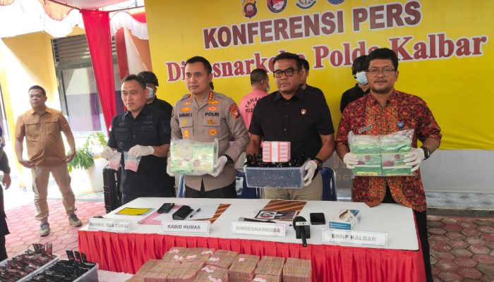 Polda Kalbar Ungkap Kasus Besar Narkotika Jaringan Malaysia–Pontianak, Sita 4,3 Kg Sabu dan Uang Rp3,8 Miliar