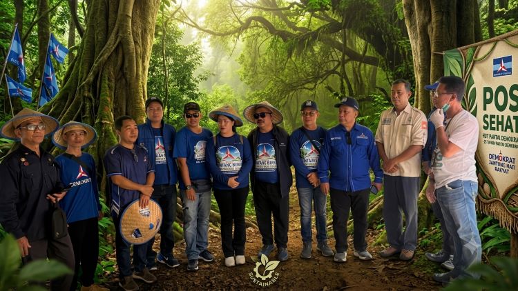 Inilah aksi tanam pohon Belian dan bersih lingkungan di Desa Darok Kecamatan Bonti Kabupaten Sanggau.