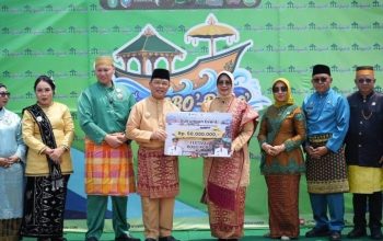 HADIRI FESTIVAL BUDAYA ROBO-ROBO MEMPAWAH 2026, GUBERNUR RIA NORSAN: SIMBOL KEBERSAMAAN DAN PELESTARIAN WARISAN LELUHUR
