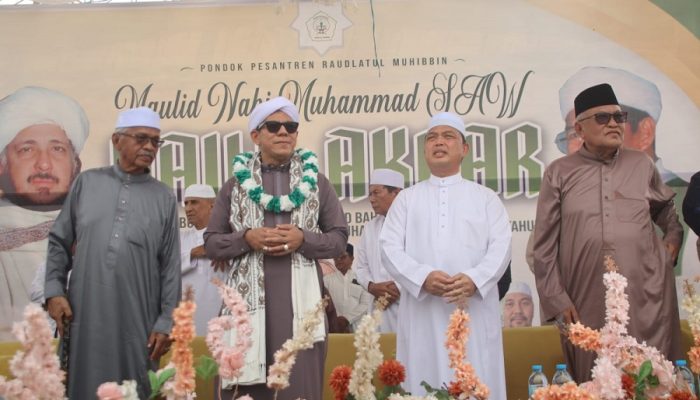 HADIRI MAULID NABI DAN HAUL AKBAR, GUBERNUR RIA NORSAN AJAK TELADANI AKHLAK RASULULLAH