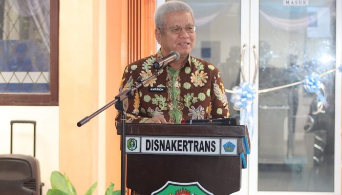 SEKDA HARISSON RESMIKAN LAYANAN TERPADU SATU ATAP BAGI PEKERJA MIGRAN INDONESIA