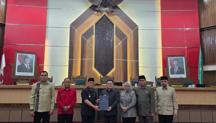 RAPERDA PERUBAHAN APBD KALBAR TA 2026 DISETUJUI, PEMPROV FOKUS AKSELERASI PEMBANGUNAN DAN PENANGANAN KARHUTLA