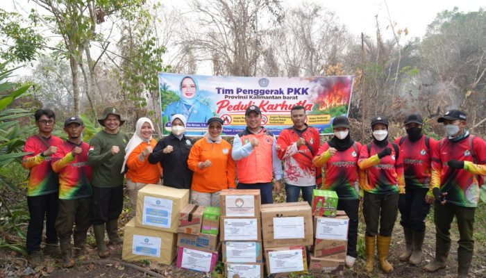 AKSI NYATA TP PKK KALBAR, SALURKAN AIR BERSIH UNTUK WARGA TERDAMPAK KARHUTLA DI KUBU RAYA