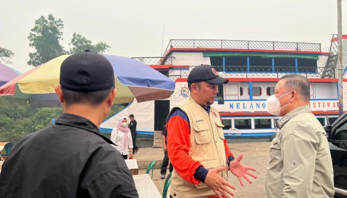 DARI KAYONG GUBERNUR RIA NORSAN PANTAU KONDISI DAN KENDALA PEMADAMAN KARHUTLA DI KETAPANG