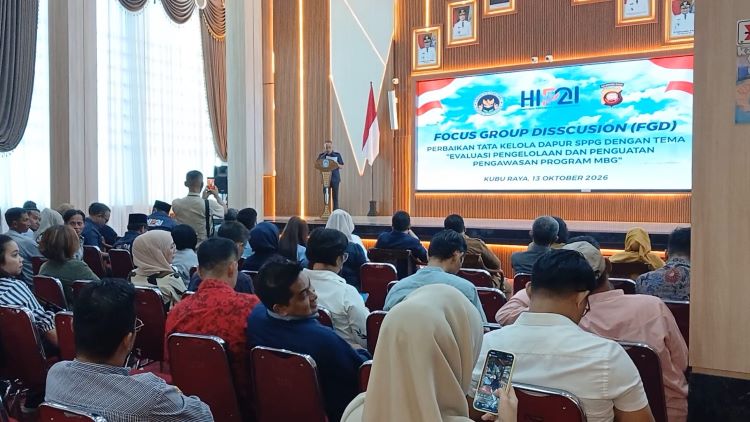 Kegiatan ini bertujuan memperkuat pengawasan keamanan pangan serta pemenuhan standar gizi anak sekolah penerima Program Makan Bergizi Gratis Prabowo Subianto di 14 kabupaten/kota se-Kalimantan Barat. Pengawasan ketat memastikan program berjalan profesional, transparan, dan akuntabel demi kesehatan generasi mendatang.