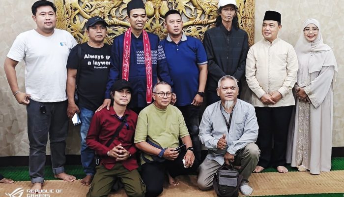 Usai Berdakwah di Kantor Gubernur Kalbar, Ria Norsan dan Istri Jamu UAS serta Sejumlah Tokoh